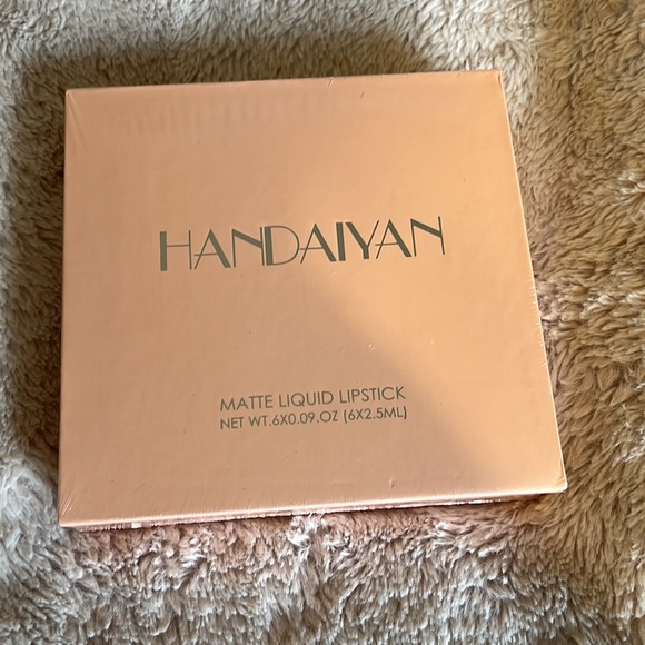 NEW AND SEALED Handaiyan Matte Liquid Lipgloss Set of 6 - Set A - Picture 2 of 4